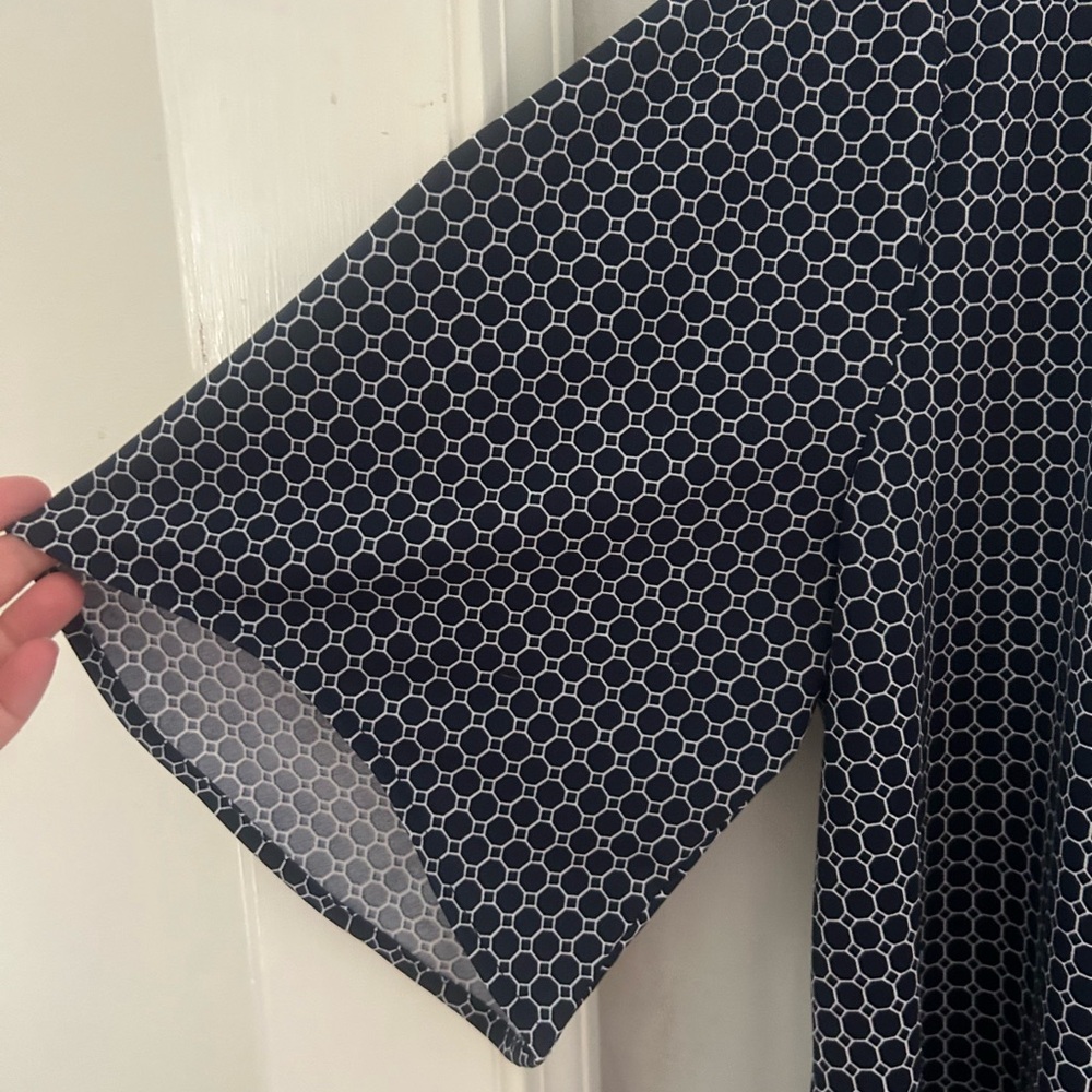 Ann Taylor Factory size XL office top. Blue and white design. Good for summer - Picture 3 of 7